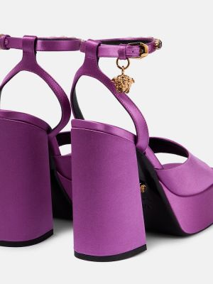 Saténové sandále na platforme Versace fialová