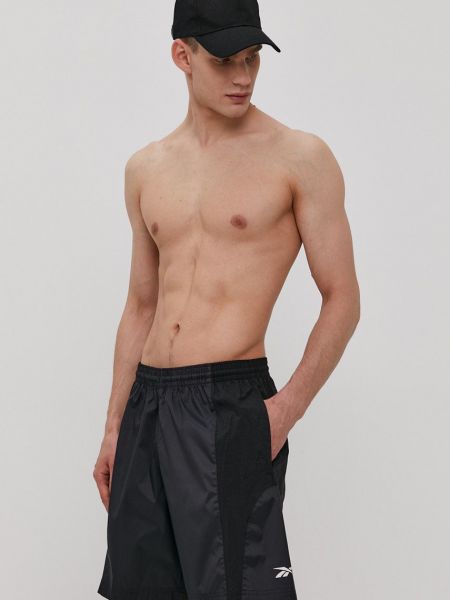 Pantaloni scurți