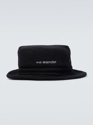 Vlnená čiapka And Wander čierna