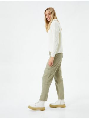 Памучни карго панталони с копчета с джобове Koton