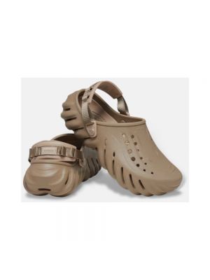 Calzado Crocs marrón