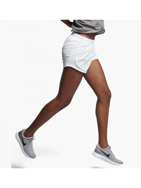 Беговые шорты Nike белые