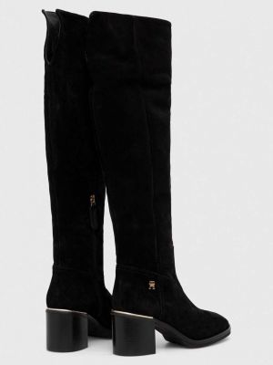 Semišové kotníkové boty na podpatku Tommy Hilfiger černé