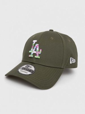 Памучна шапка с козирки с апликация New Era зелено