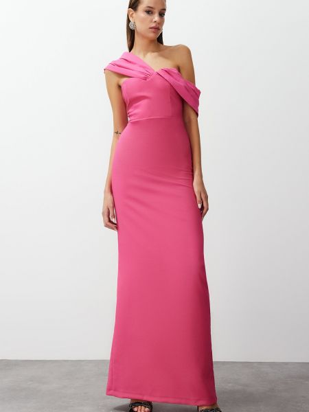 Asymetrické přiléhavé večerní šaty Trendyol růžové