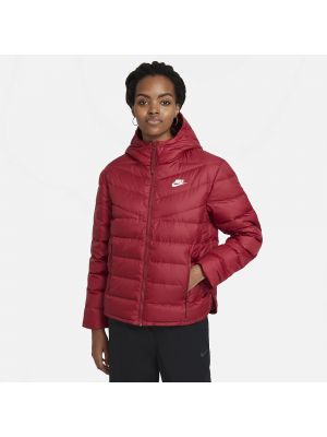 Красная куртка Nike