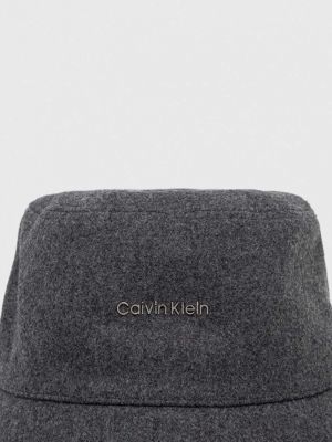 Klobuk Calvin Klein siva