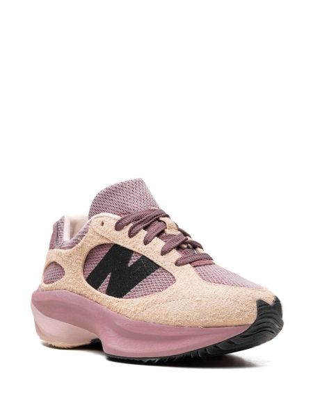 Tennised New Balance FuelCell roosa