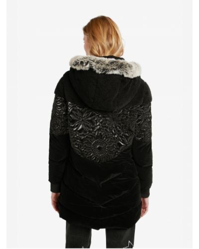 Prošívaný zimní kabát Desigual černý