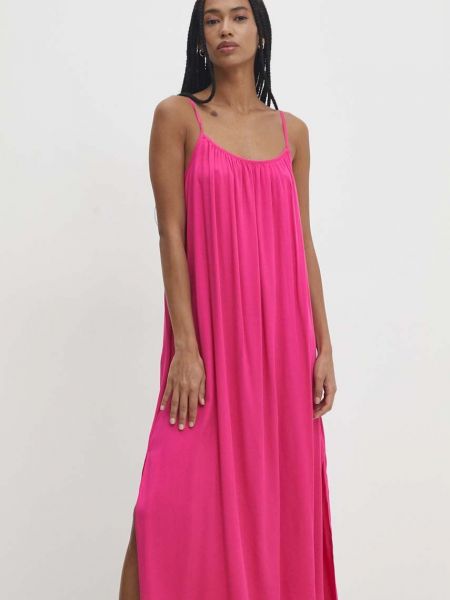 Sukienka midi Answear Lab różowa