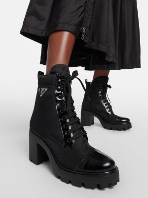 Krajkové kožené šněrovací kotníkové boty Prada černé