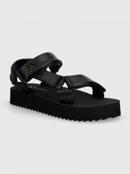 Sandály na platformě Armani Exchange černé