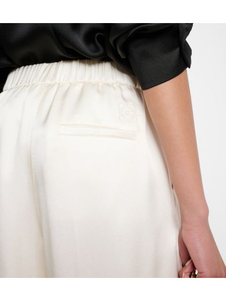 Копринени сатенени панталон Loewe бяло