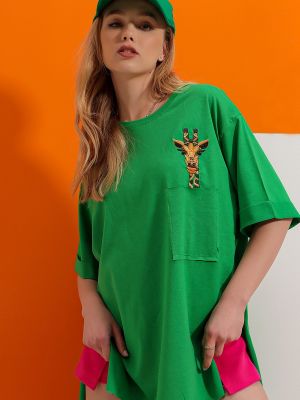 Priliehavé tričko Trend Alaçatı Stili zelená