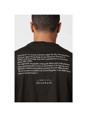 Camiseta Throwback. negro