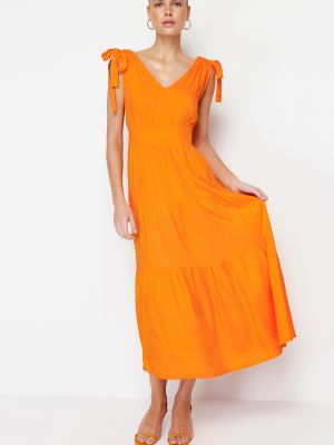 Pletené dlouhé šaty Trendyol oranžové