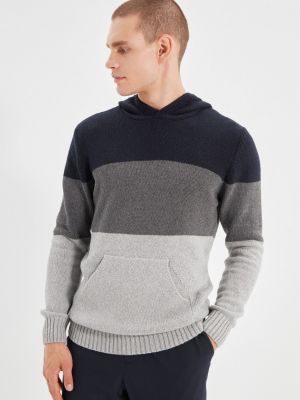 Sweter z kapturem Trendyol