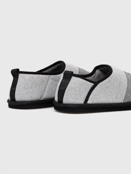 Flanelové pantofle Pepe Jeans šedé