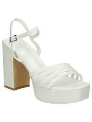 Białe sandały Buonarotti
