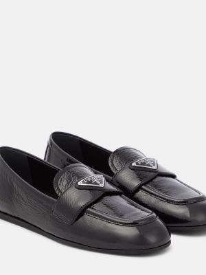 Pantofi loafer din piele de lac Prada negru