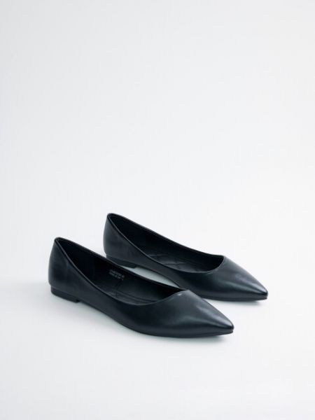 Туфли-балетки кожаные на плоской подошве