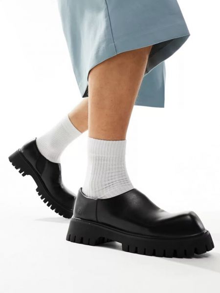 Слипоны с квадратным носком без шнуровки Koi Footwear черные