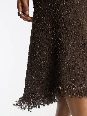 Трикотажное платье миди COLLUSION шоколадно-коричневого цвета с бахромой