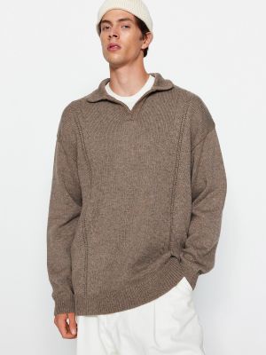 Oversize пуловер Trendyol кафяво