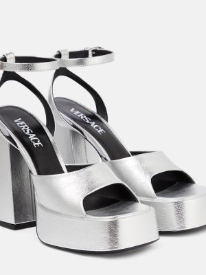 Sandały skórzane na platformie Versace srebrne