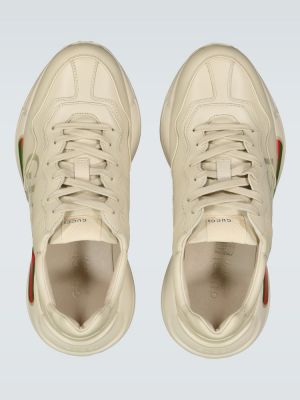 Sneakersy skórzane Gucci Rhyton białe