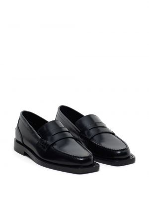 Nahast loafer-kingad Closed must