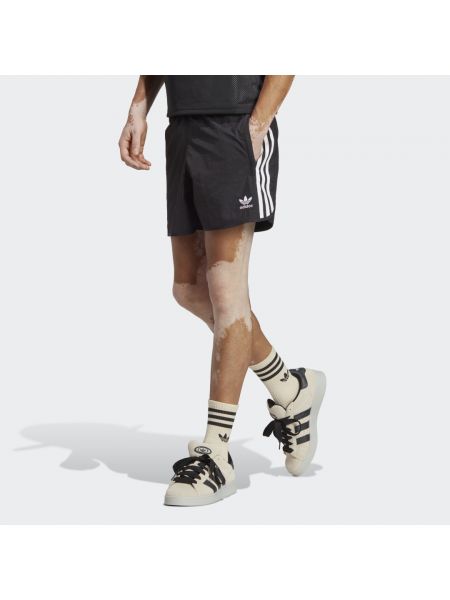 Czarne spodenki sportowe Adidas