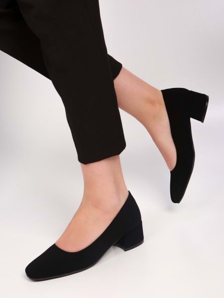 Ниски обувки от набук Shoeberry черно