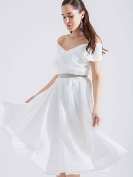 Dryžuotas vakarinė suknelė su valties formos iškirpte Lafaba balta