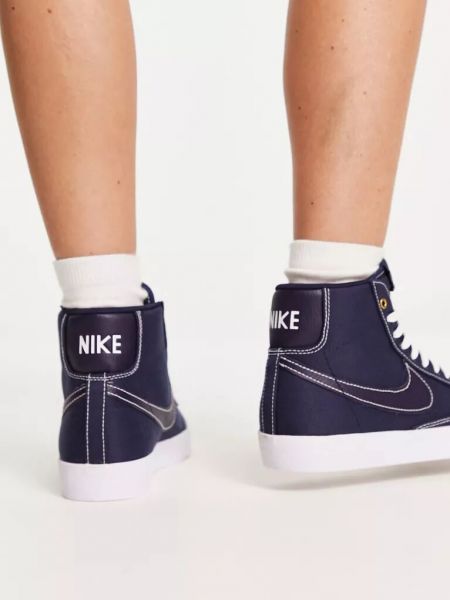 Кроссовки Nike Blazer