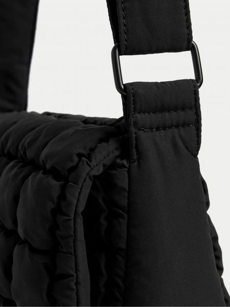 Prošívaná taška přes rameno Marks & Spencer černá
