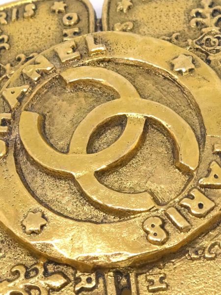 Auksu dengtas sagė Chanel Pre-owned auksinė