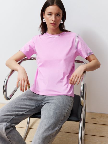 Πλεκτή μπλούζα σε φαρδιά γραμμή Trendyol ροζ