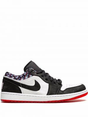 Tennarit Jordan Air Jordan 1 musta