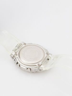 Часы Casio белые