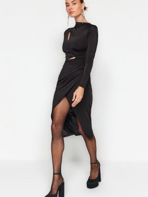 Трикотажна приталена сукня Trendyol чорна