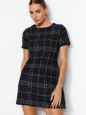 Черное мини-твидовое платье прямого кроя Trendyol