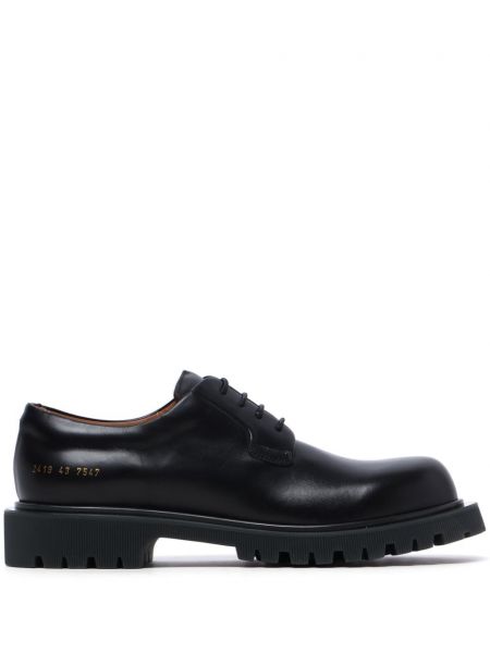 Pitsist nahast paeltega derby-kingad Common Projects must