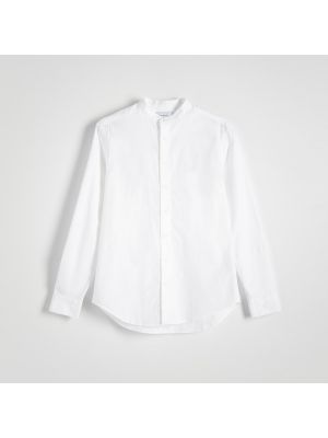 Priliehavá košeľa so stojačikom Reserved biela