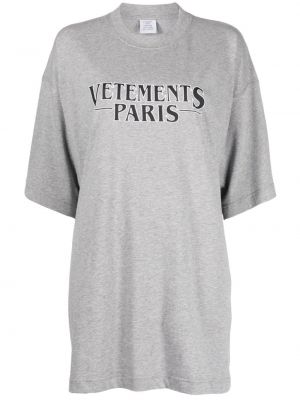 Памучна тениска с принт Vetements сиво