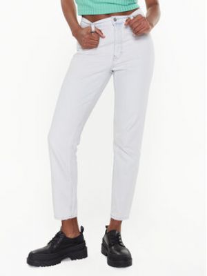 Džíny s klučičím střihem Calvin Klein Jeans bílé