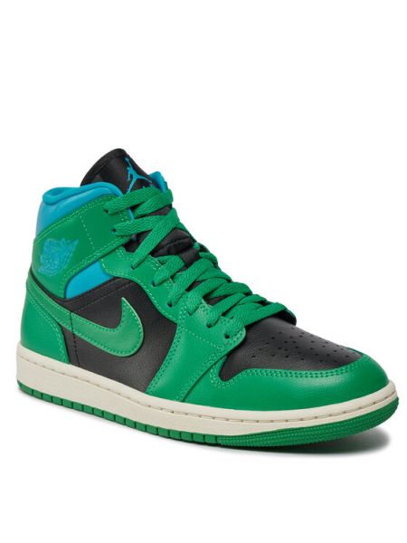 Ниски обувки Nike зелено