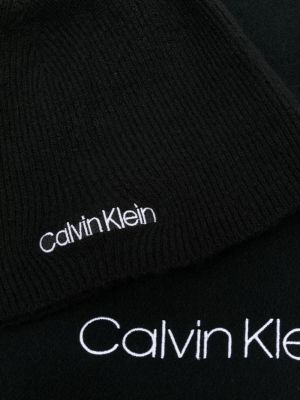 Tikitud sall Calvin Klein must
