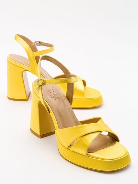 Сатенени ниски обувки Luvishoes жълто