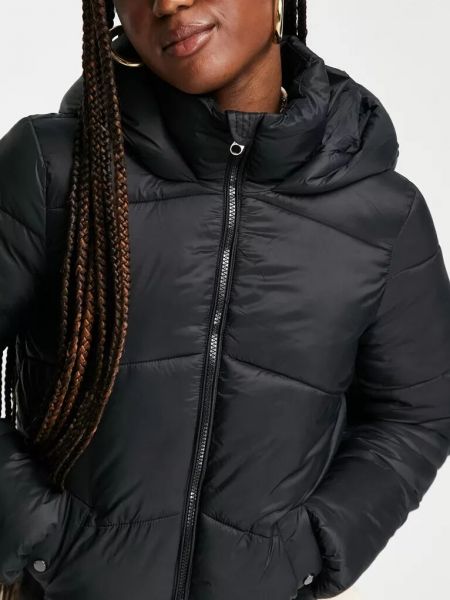Утепленная куртка с капюшоном Vero Moda черная